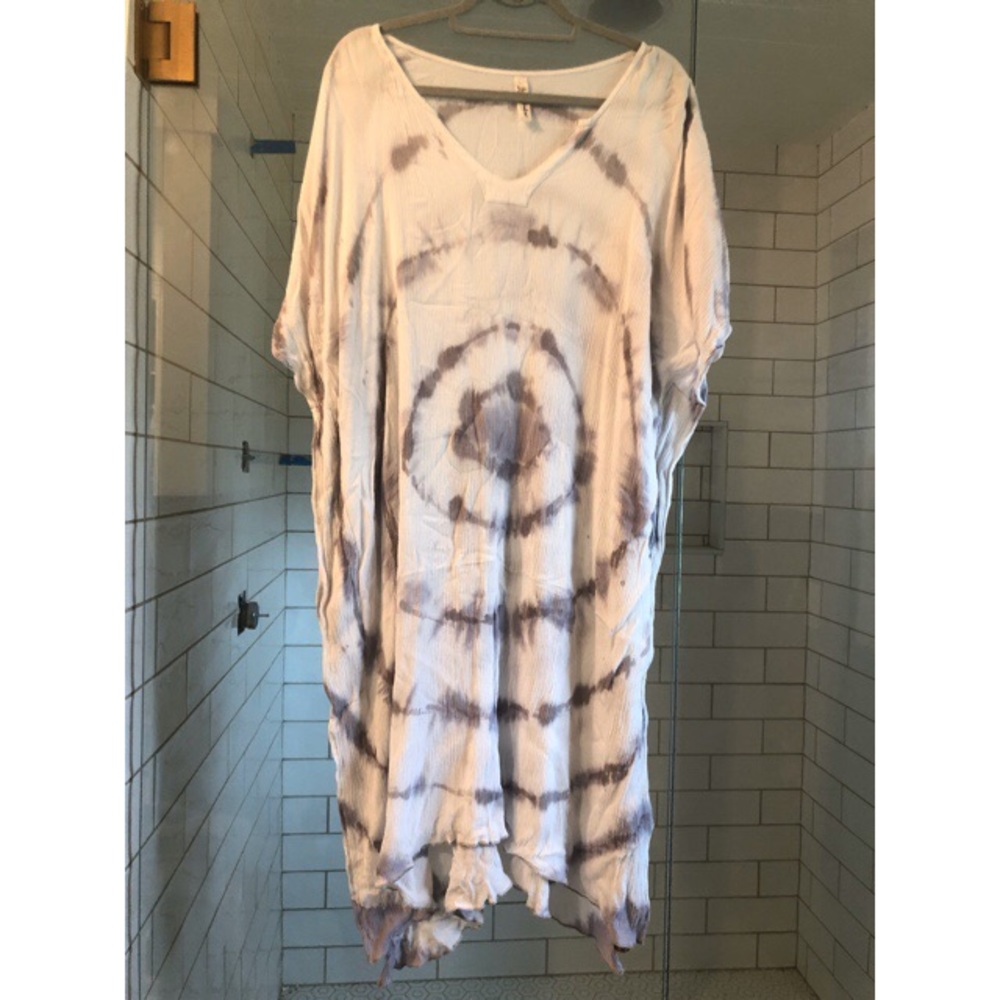 Super cute tie dye dress/swim coverup